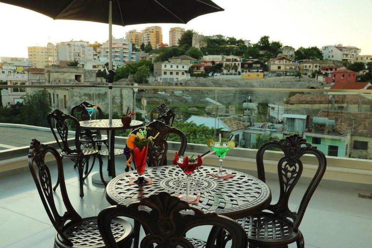 Hotel Brais Durrës Exteriör bild