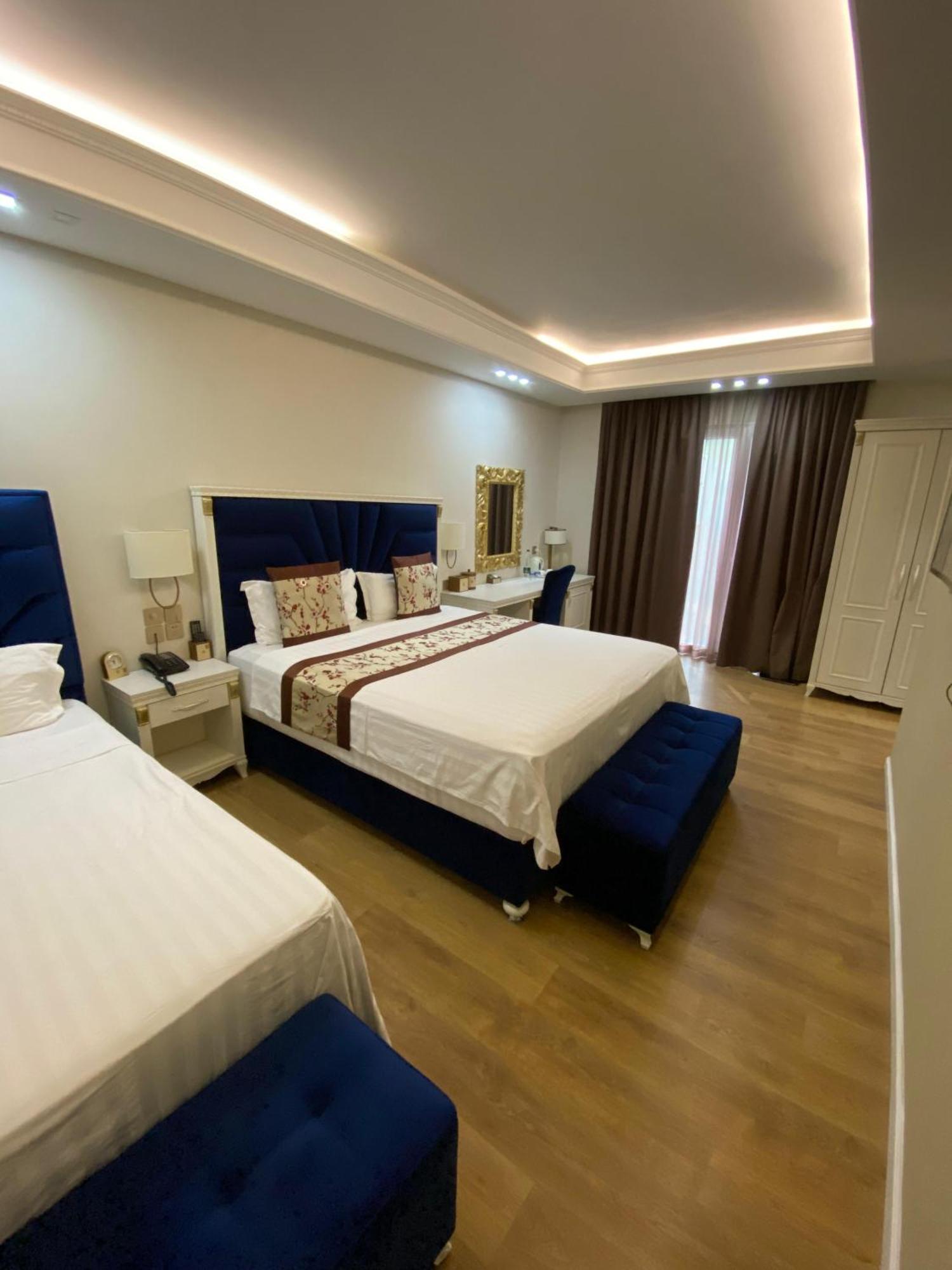 Hotel Brais Durrës Exteriör bild